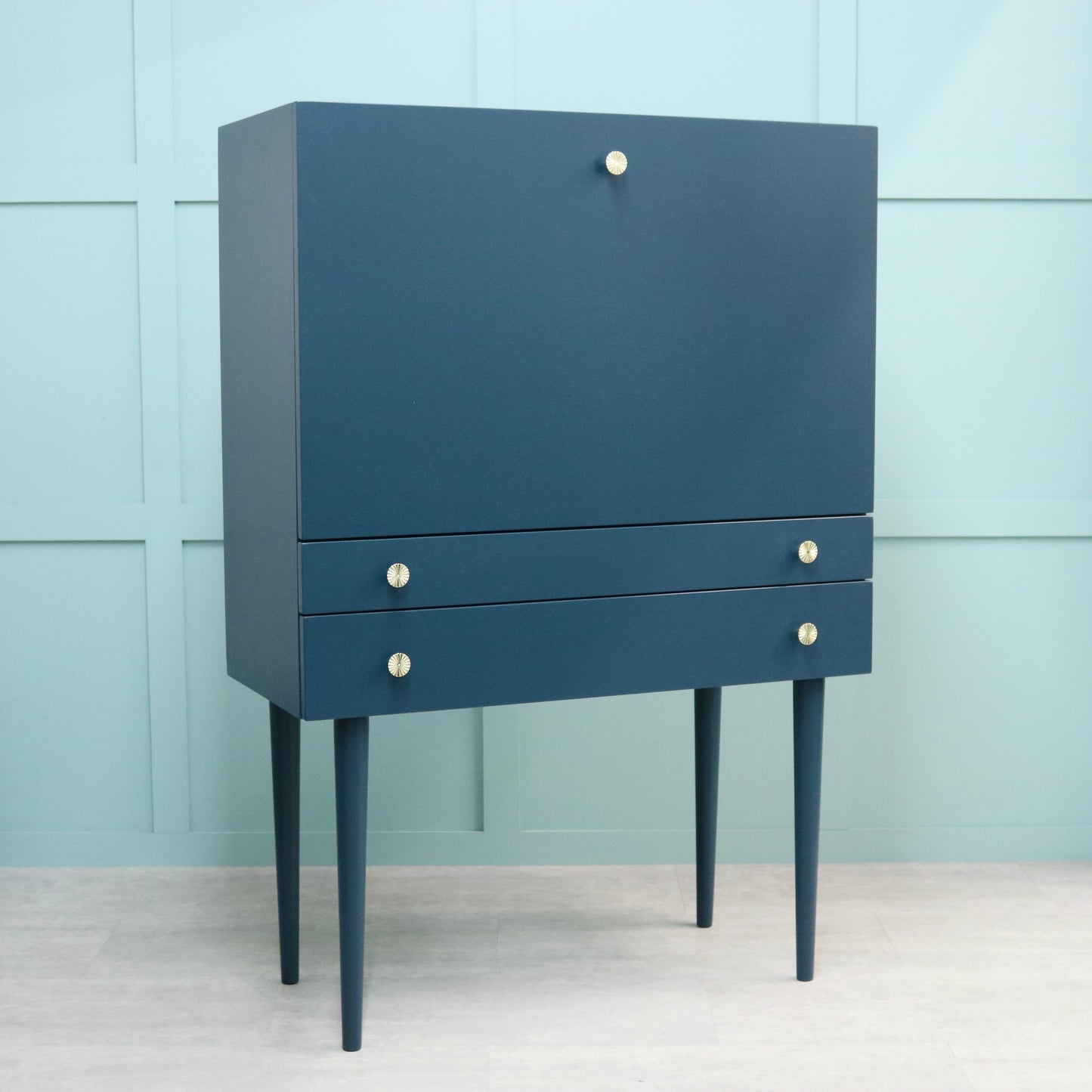 Sailor Desk