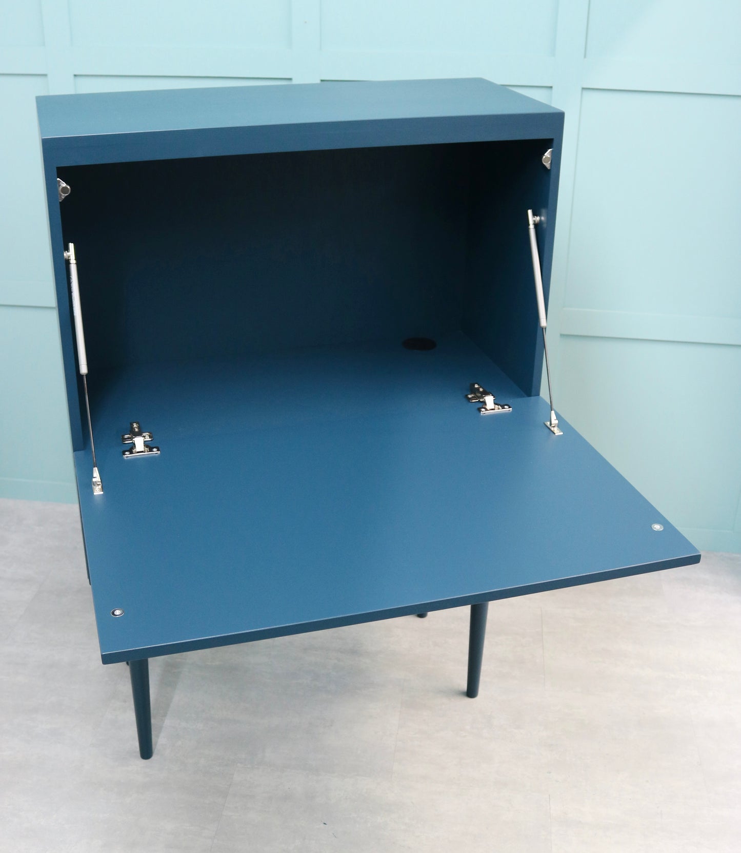 Sailor Desk