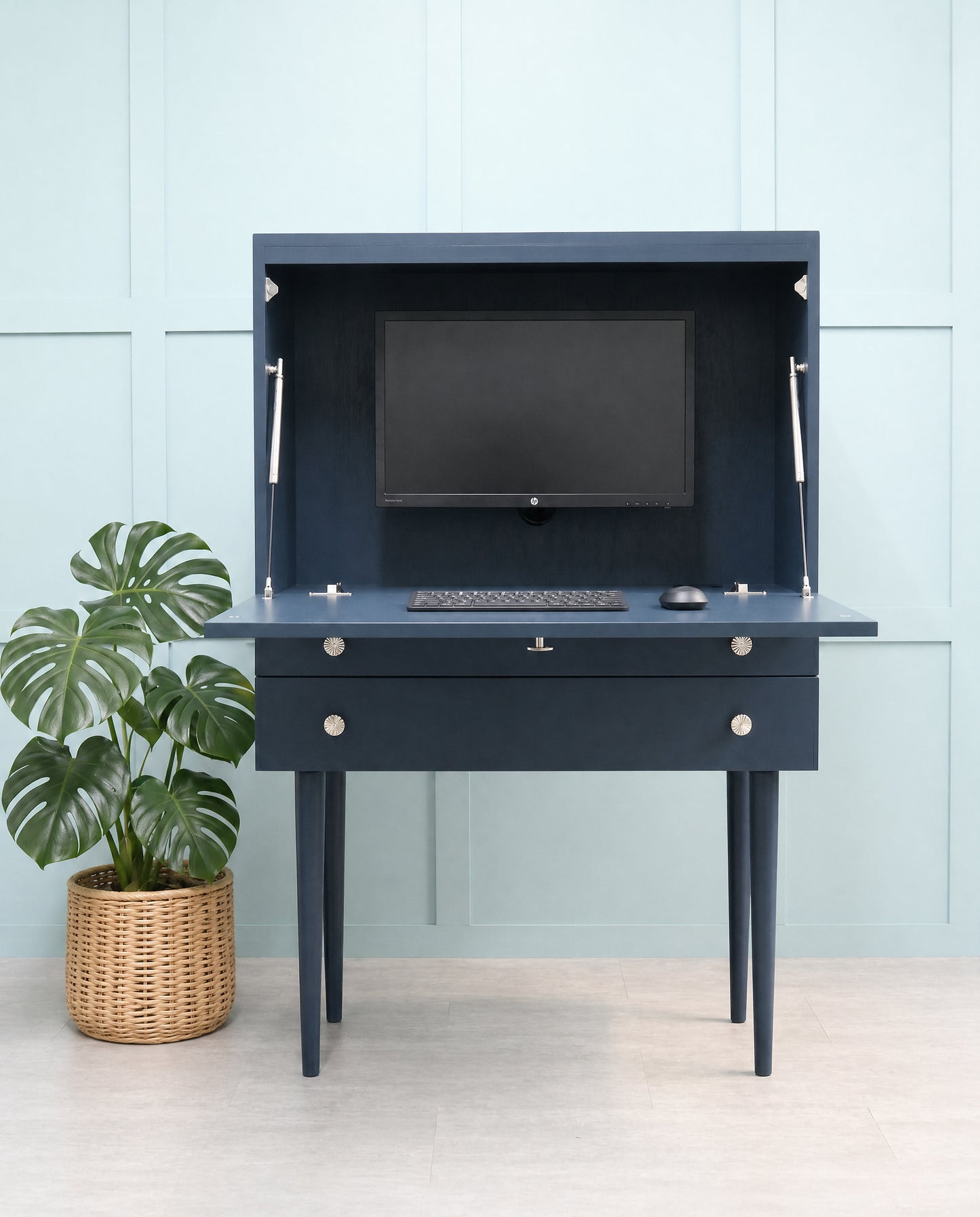 Sailor Desk
